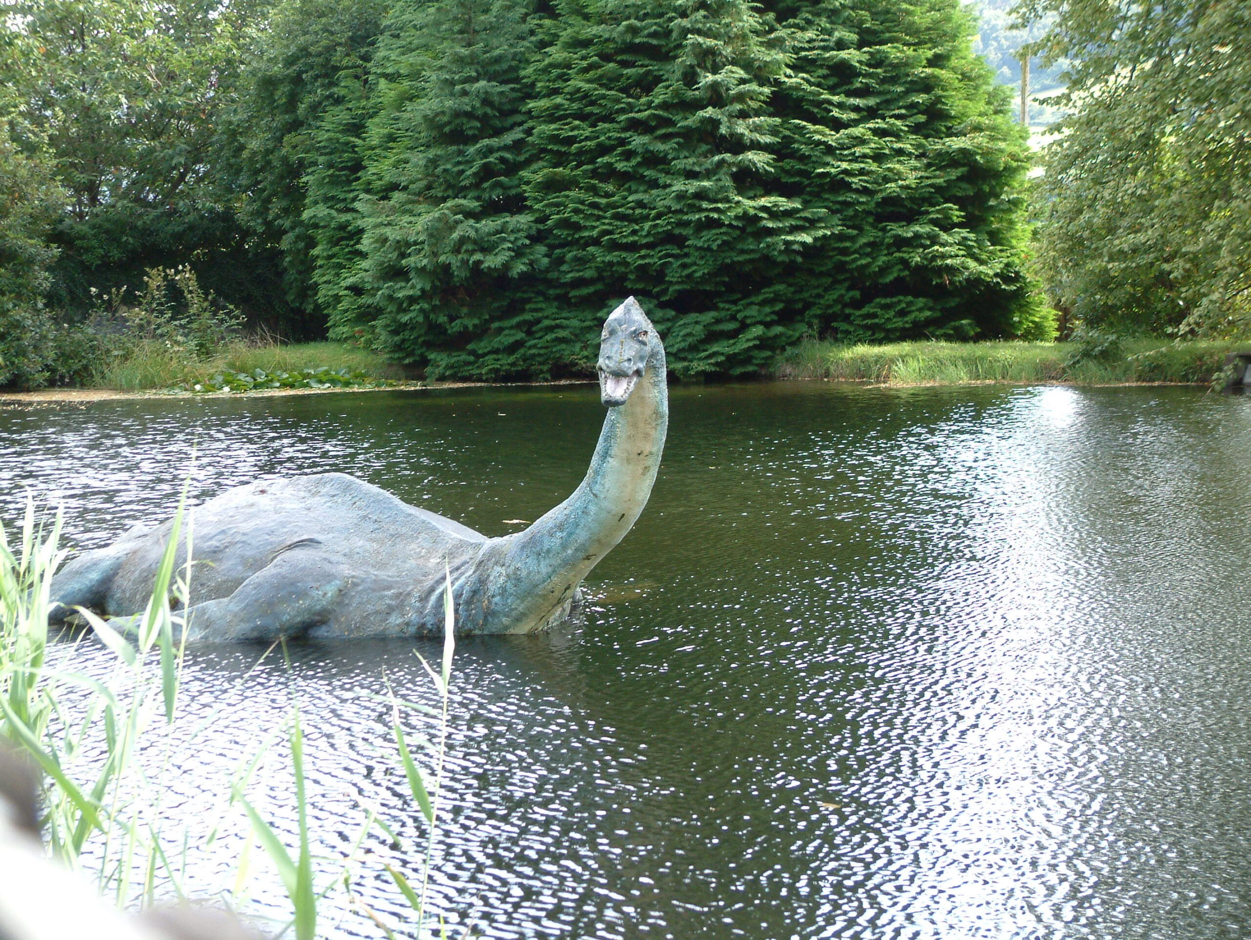 Thông tin về quái vật hồ Loch Ness